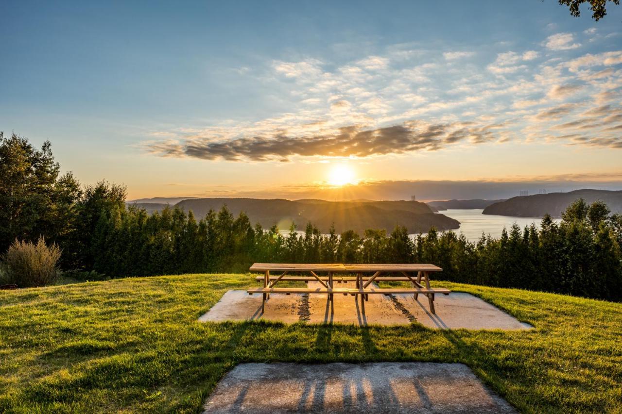 Montfjord - Chalets, Vue Spectaculaire Et Spa. Chantafjord #4 Sacre-Coeur ภายนอก รูปภาพ