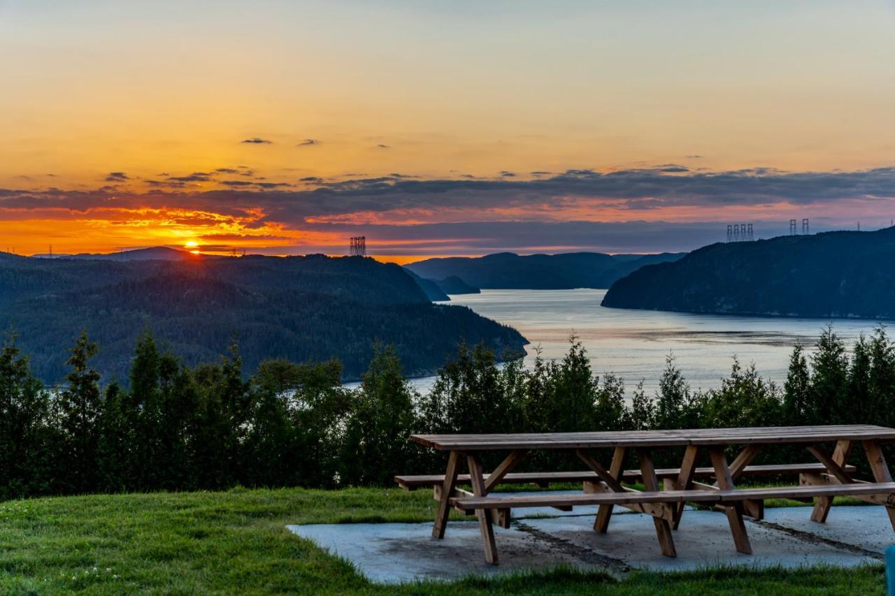 Montfjord - Chalets, Vue Spectaculaire Et Spa. Chantafjord #4 Sacre-Coeur ภายนอก รูปภาพ