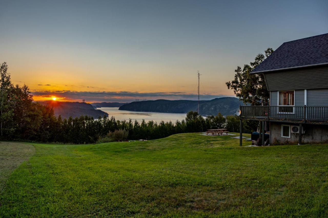 Montfjord - Chalets, Vue Spectaculaire Et Spa. Chantafjord #4 Sacre-Coeur ภายนอก รูปภาพ