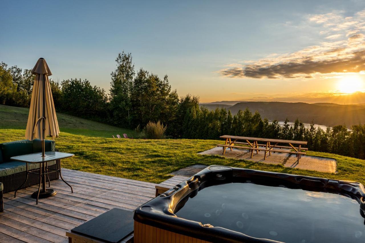 Montfjord - Chalets, Vue Spectaculaire Et Spa. Chantafjord #4 Sacre-Coeur ภายนอก รูปภาพ