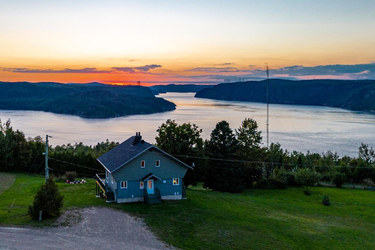 Montfjord - Chalets, Vue Spectaculaire Et Spa. Chantafjord #4 Sacre-Coeur ภายนอก รูปภาพ