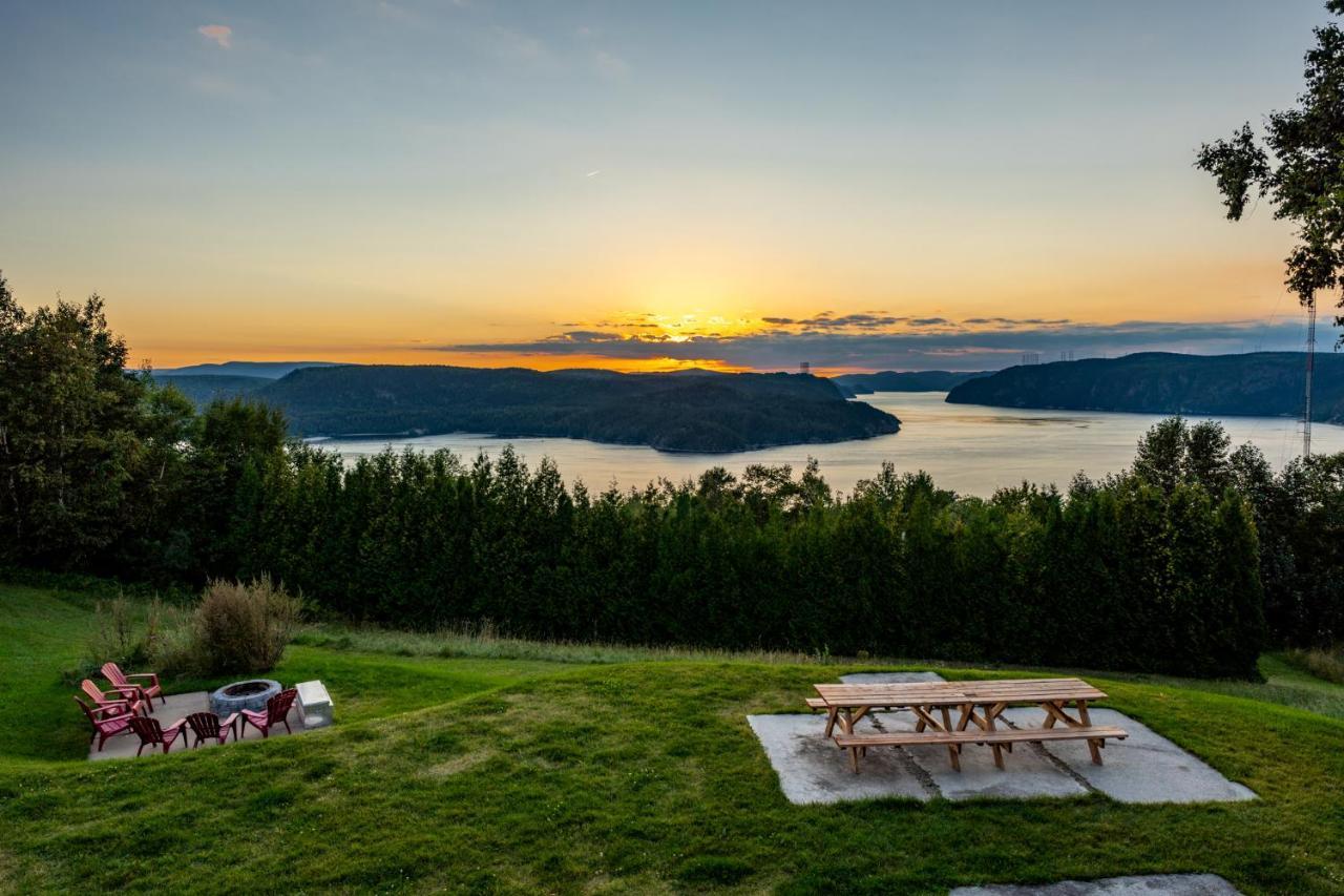 Montfjord - Chalets, Vue Spectaculaire Et Spa. Chantafjord #4 Sacre-Coeur ภายนอก รูปภาพ