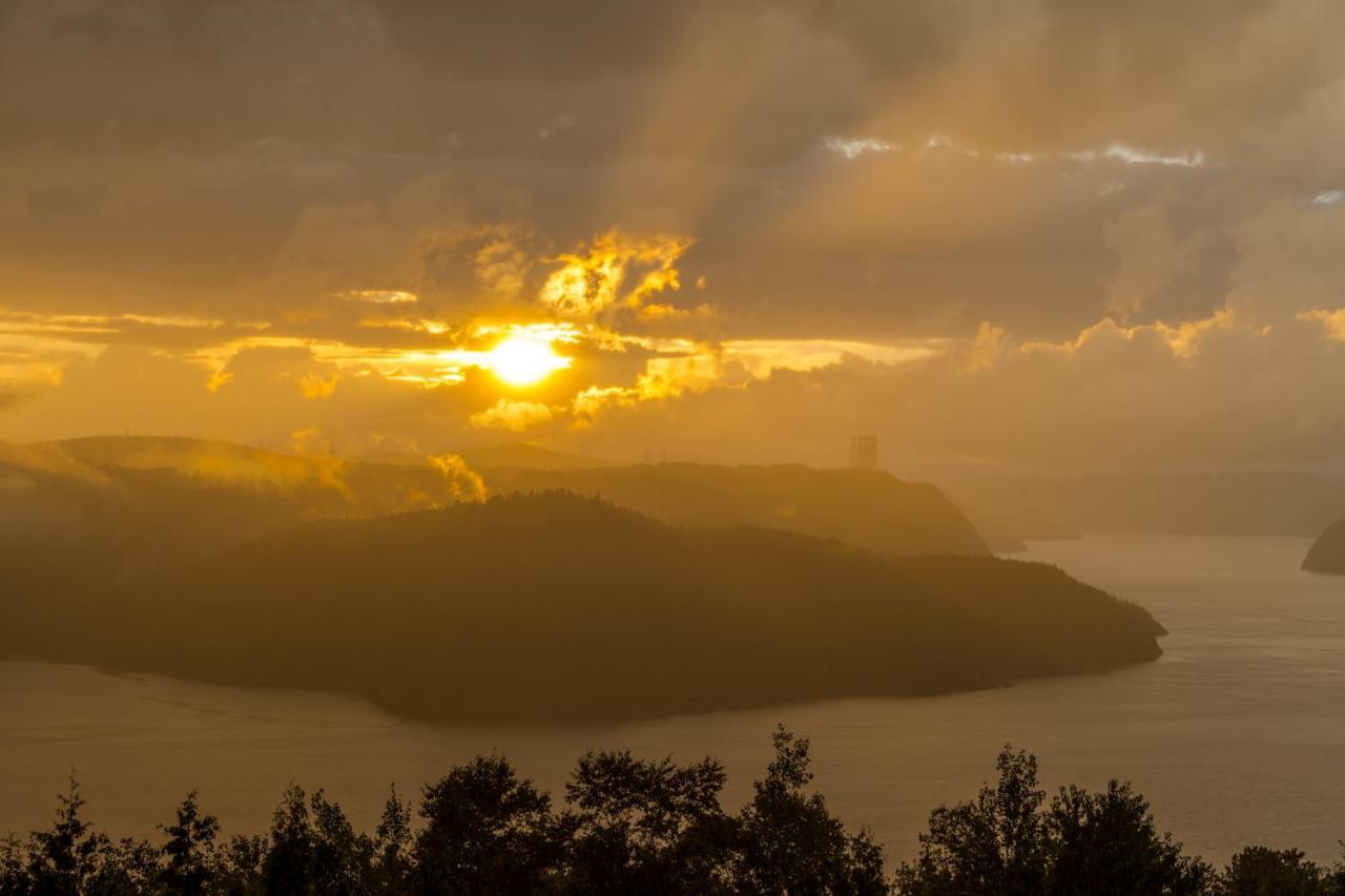 Montfjord - Chalets, Vue Spectaculaire Et Spa. Chantafjord #4 Sacre-Coeur ภายนอก รูปภาพ