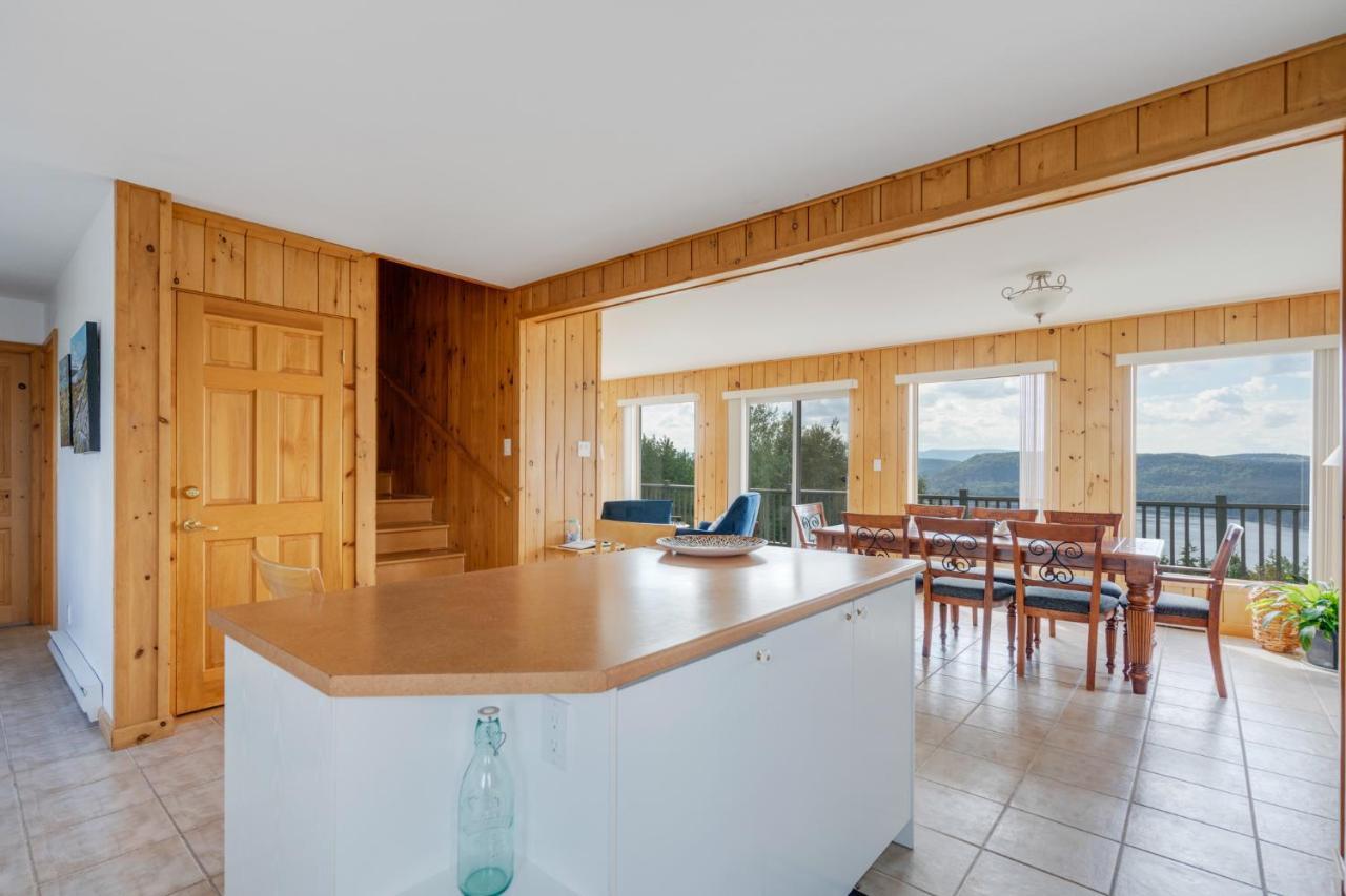 Montfjord - Chalets, Vue Spectaculaire Et Spa. Chantafjord #4 Sacre-Coeur ภายนอก รูปภาพ