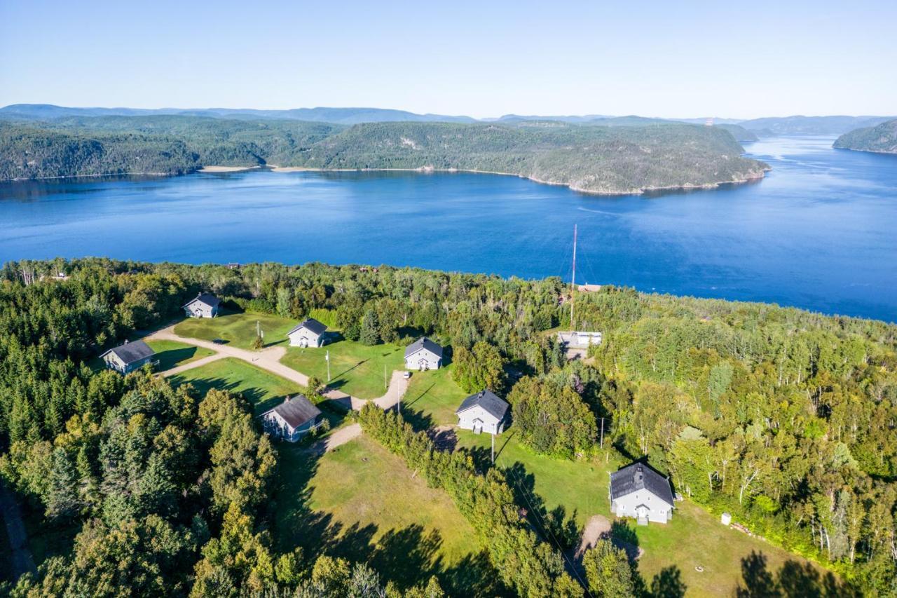 Montfjord - Chalets, Vue Spectaculaire Et Spa. Chantafjord #4 Sacre-Coeur ภายนอก รูปภาพ