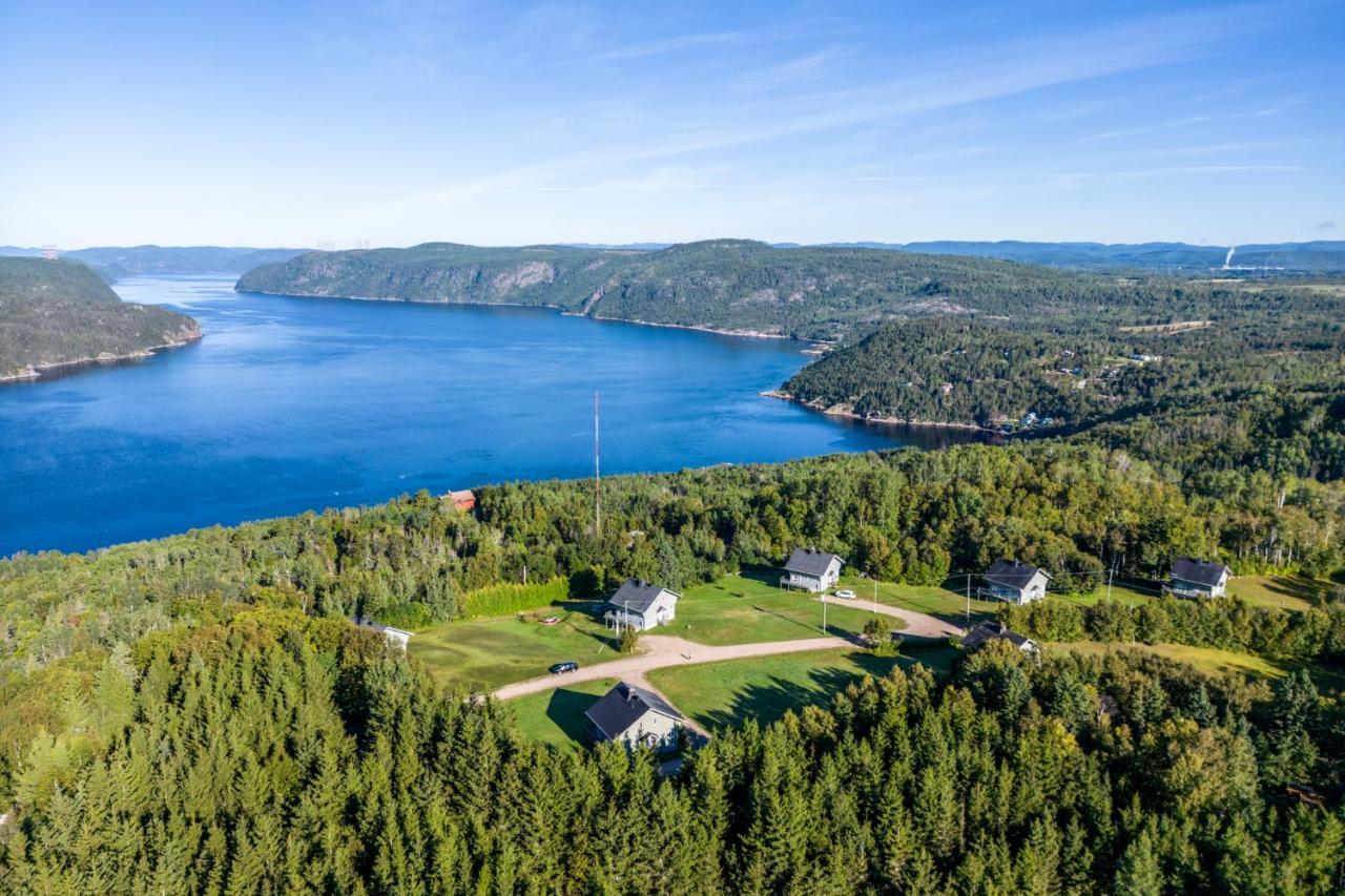 Montfjord - Chalets, Vue Spectaculaire Et Spa. Chantafjord #4 Sacre-Coeur ภายนอก รูปภาพ
